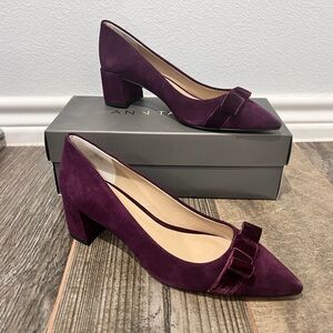 New in Box Ann Taylor suede purple pumps size 8.5